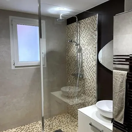 Joli Avec Terrasse Apartment *